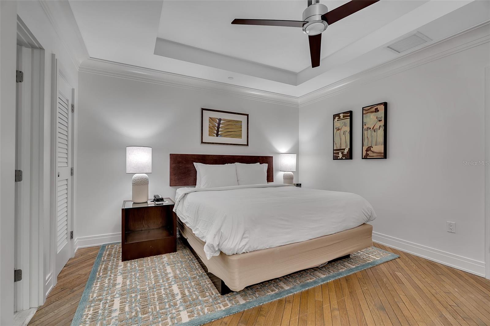 915 SEASIDE DR #611, SARASOTA, FL — photo 33