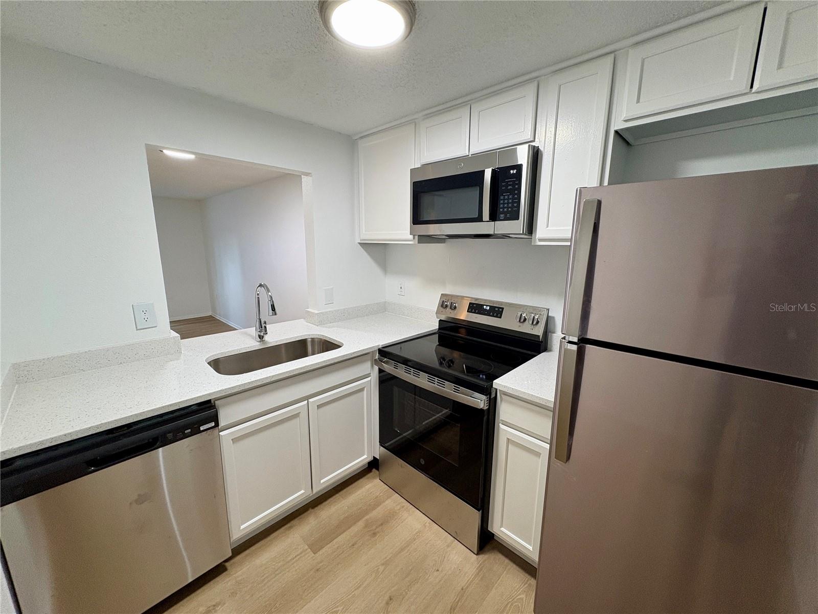 308 57TH AVENUE DR E #A, BRADENTON, FL — photo 4