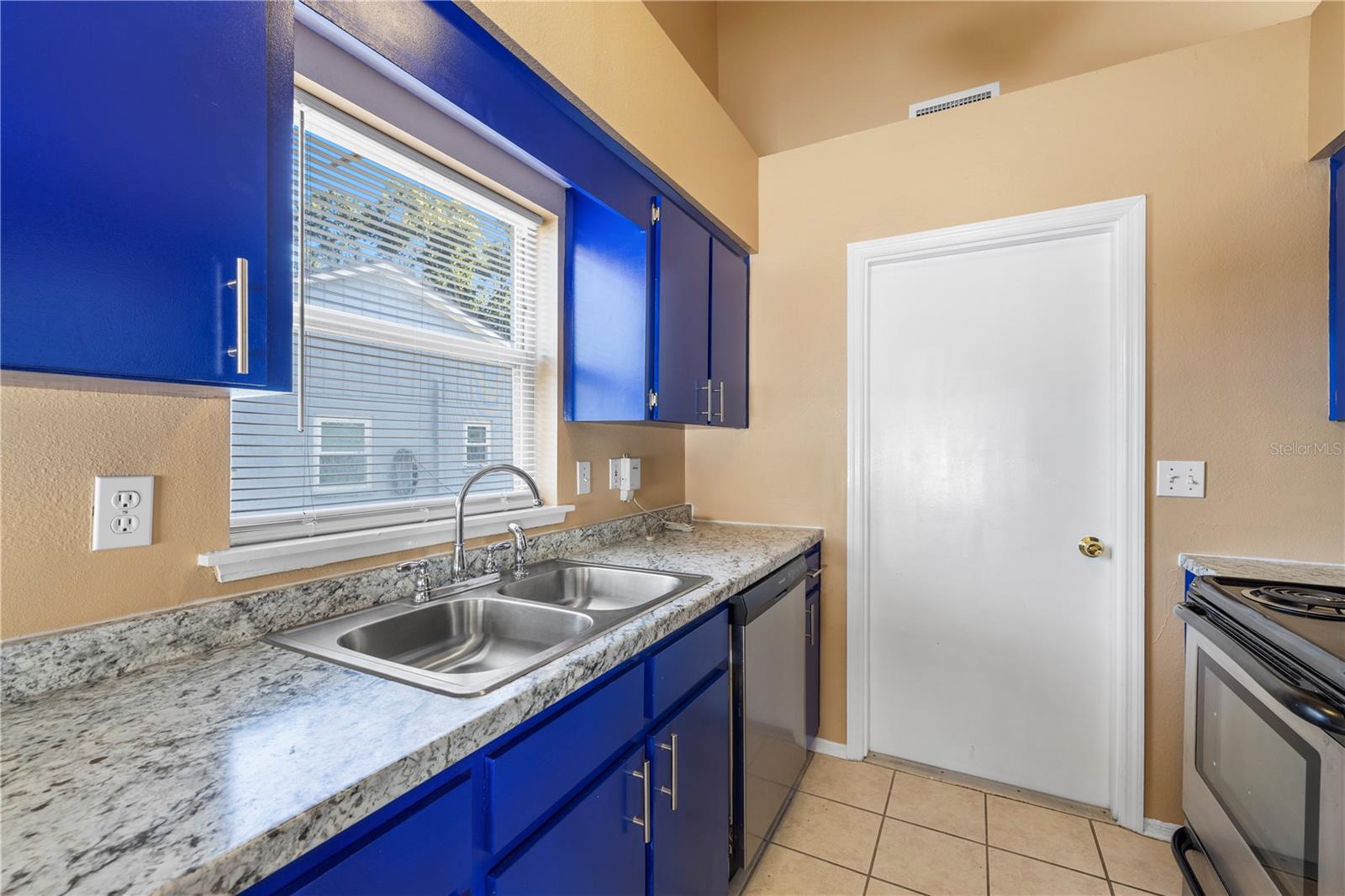 6210 VINTAGE DR, LAKELAND, FL — photo 12