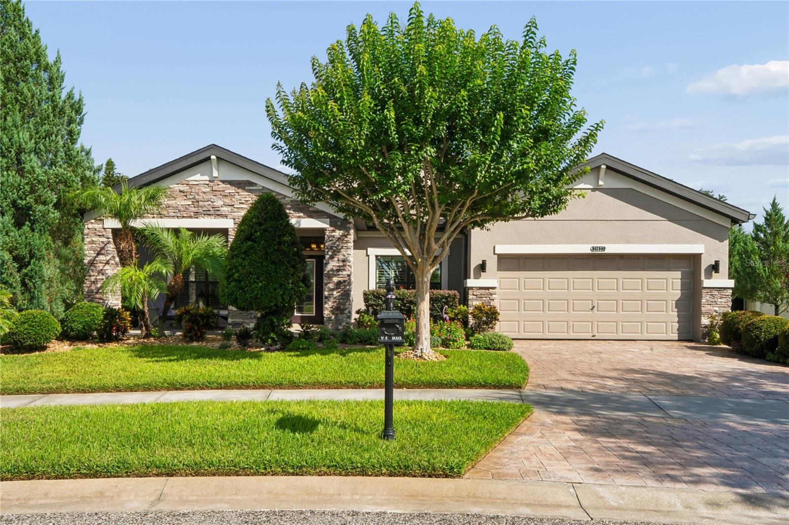 21627 PEARL CRESCENT CT, LAND O LAKES, FL