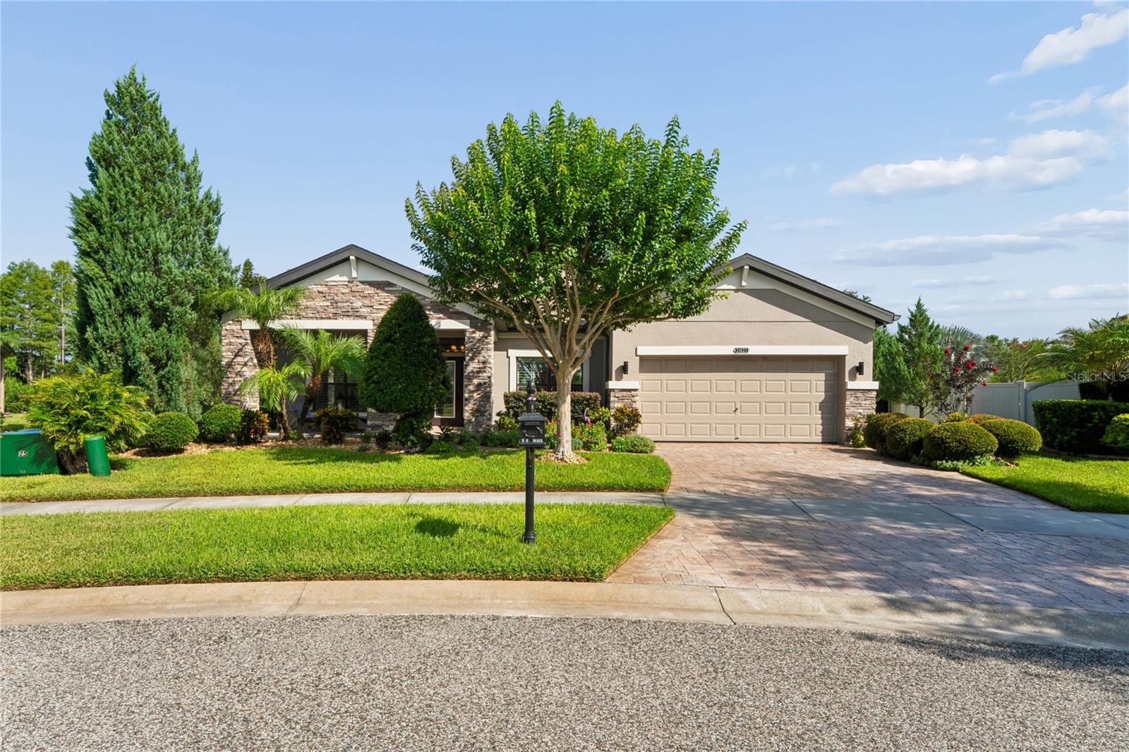 21627 PEARL CRESCENT CT, LAND O LAKES, FL — photo 2