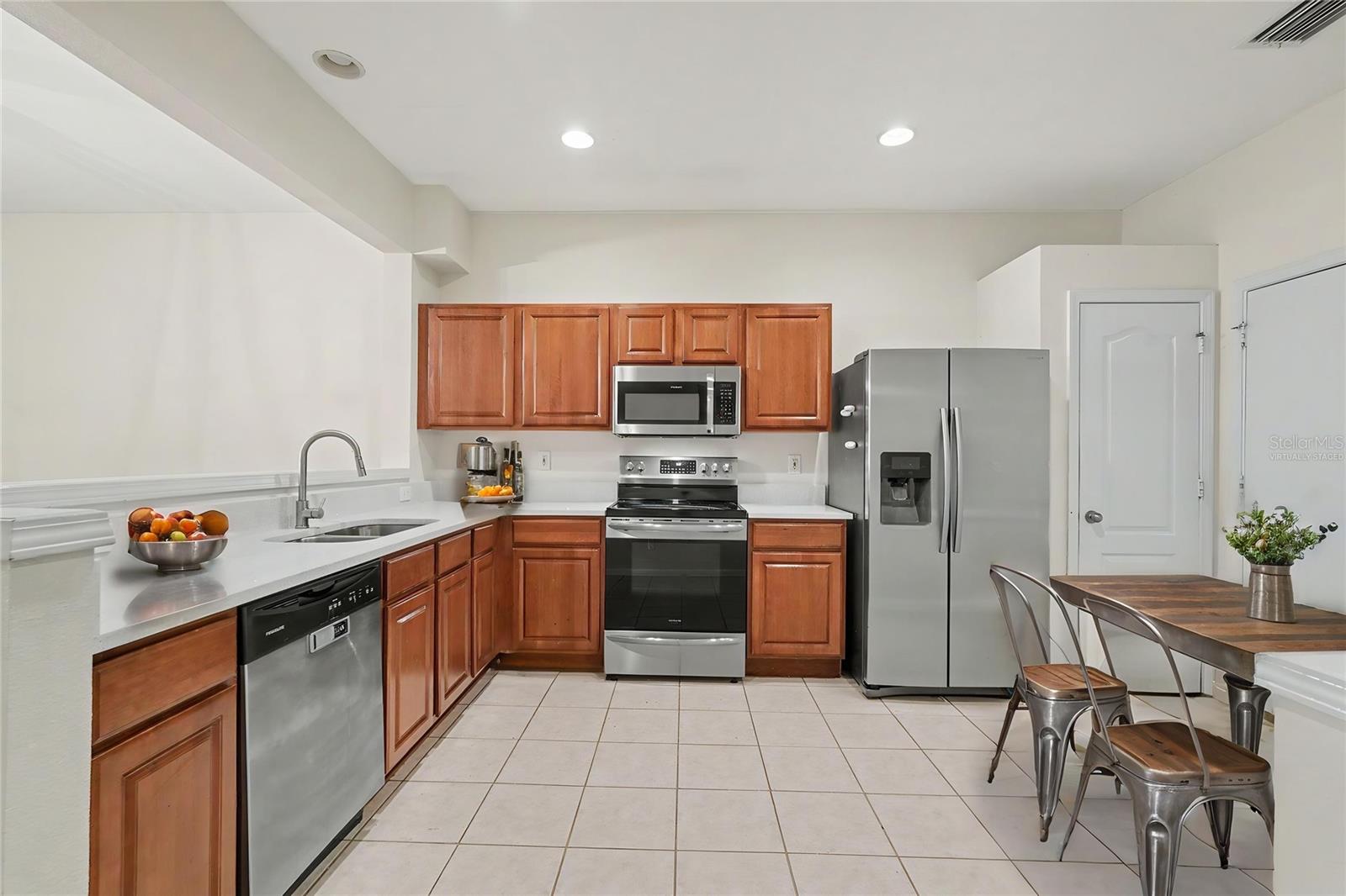 8471 SANDY BEACH ST, TAMPA, FL — photo 4