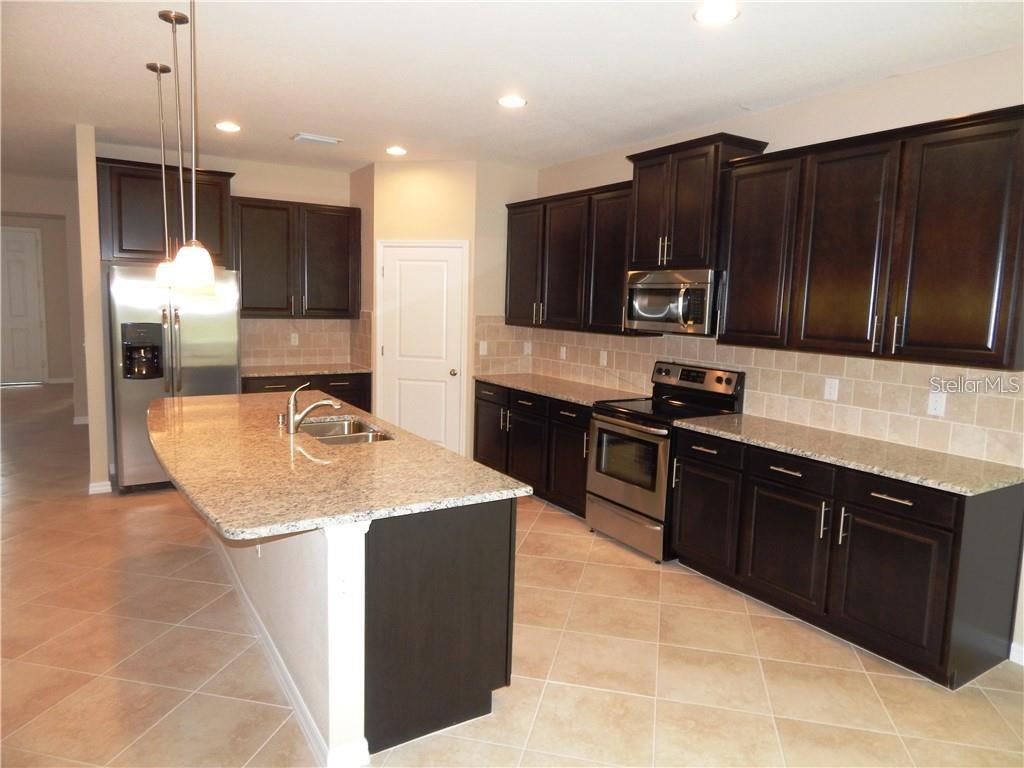 15302 LAS OLAS PL, BRADENTON, FL — photo 2