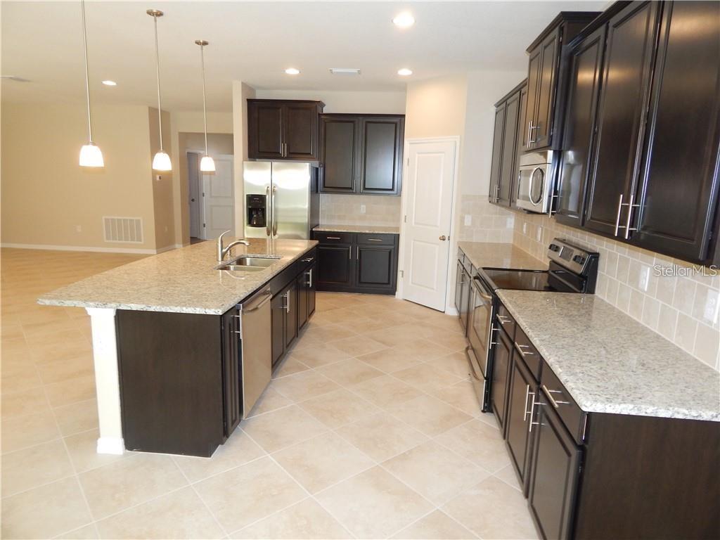 15302 LAS OLAS PL, BRADENTON, FL — photo 3