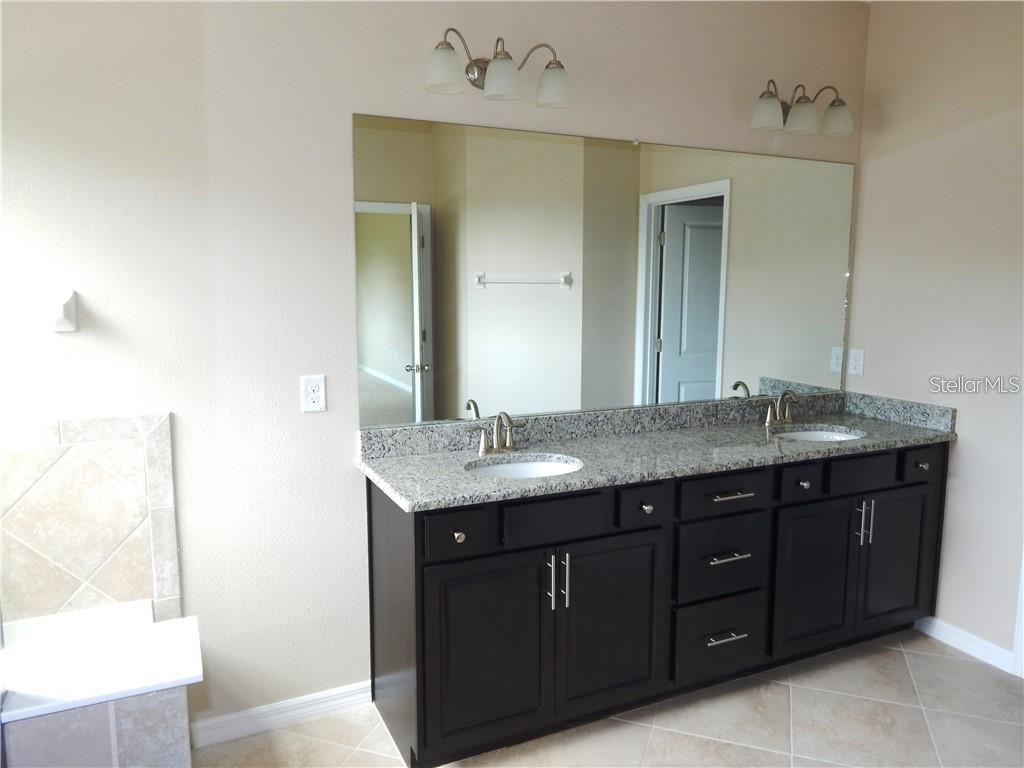 15302 LAS OLAS PL, BRADENTON, FL — photo 10