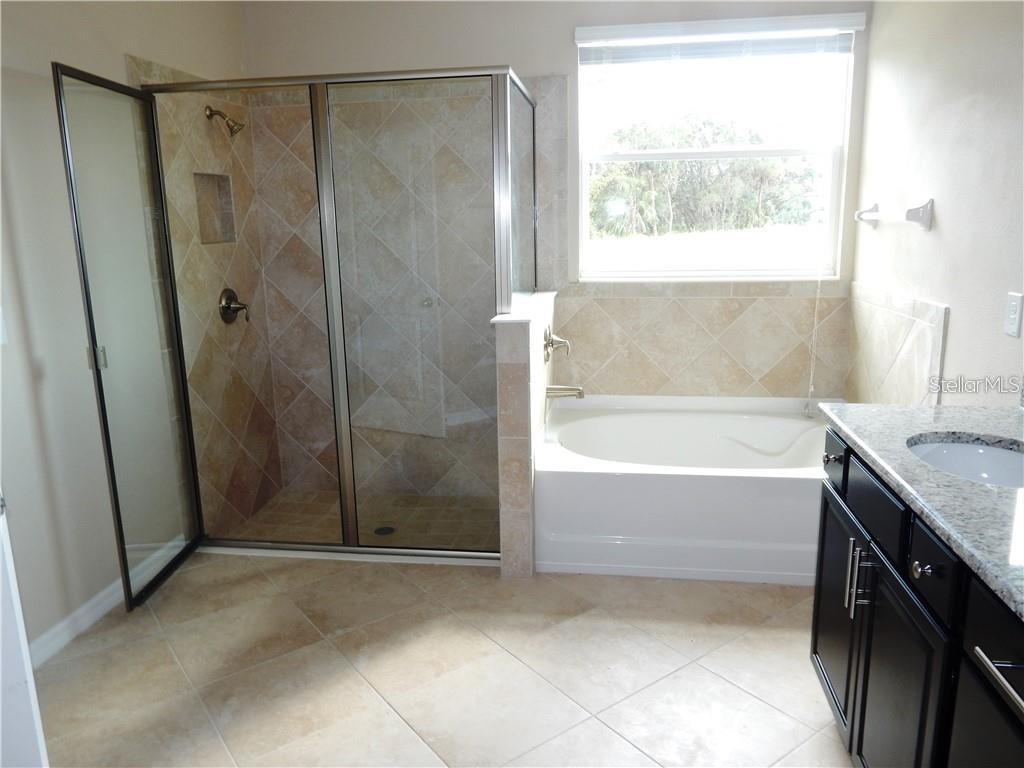 15302 LAS OLAS PL, BRADENTON, FL — photo 11