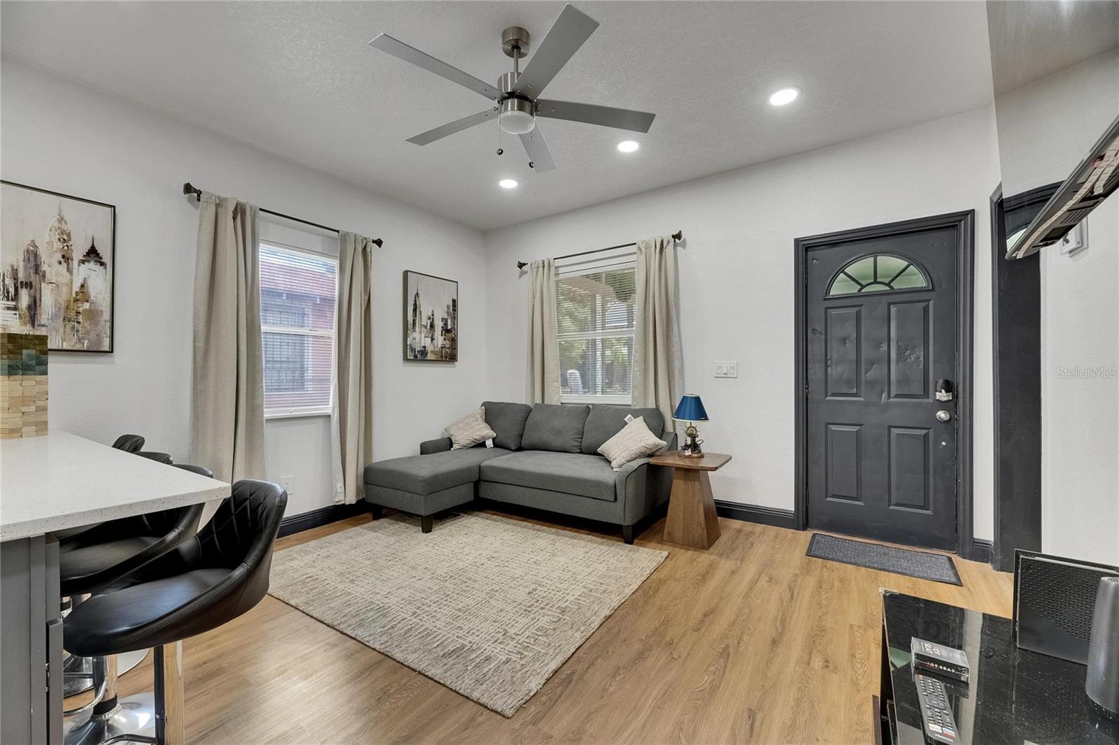 1009 E COLUMBUS DR, TAMPA, FL — photo 5