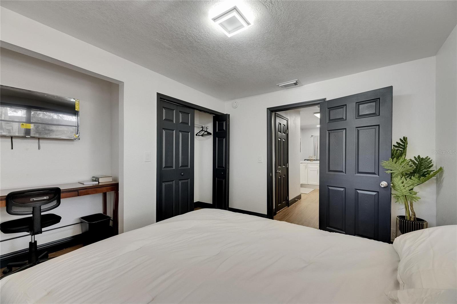 1009 E COLUMBUS DR, TAMPA, FL — photo 20