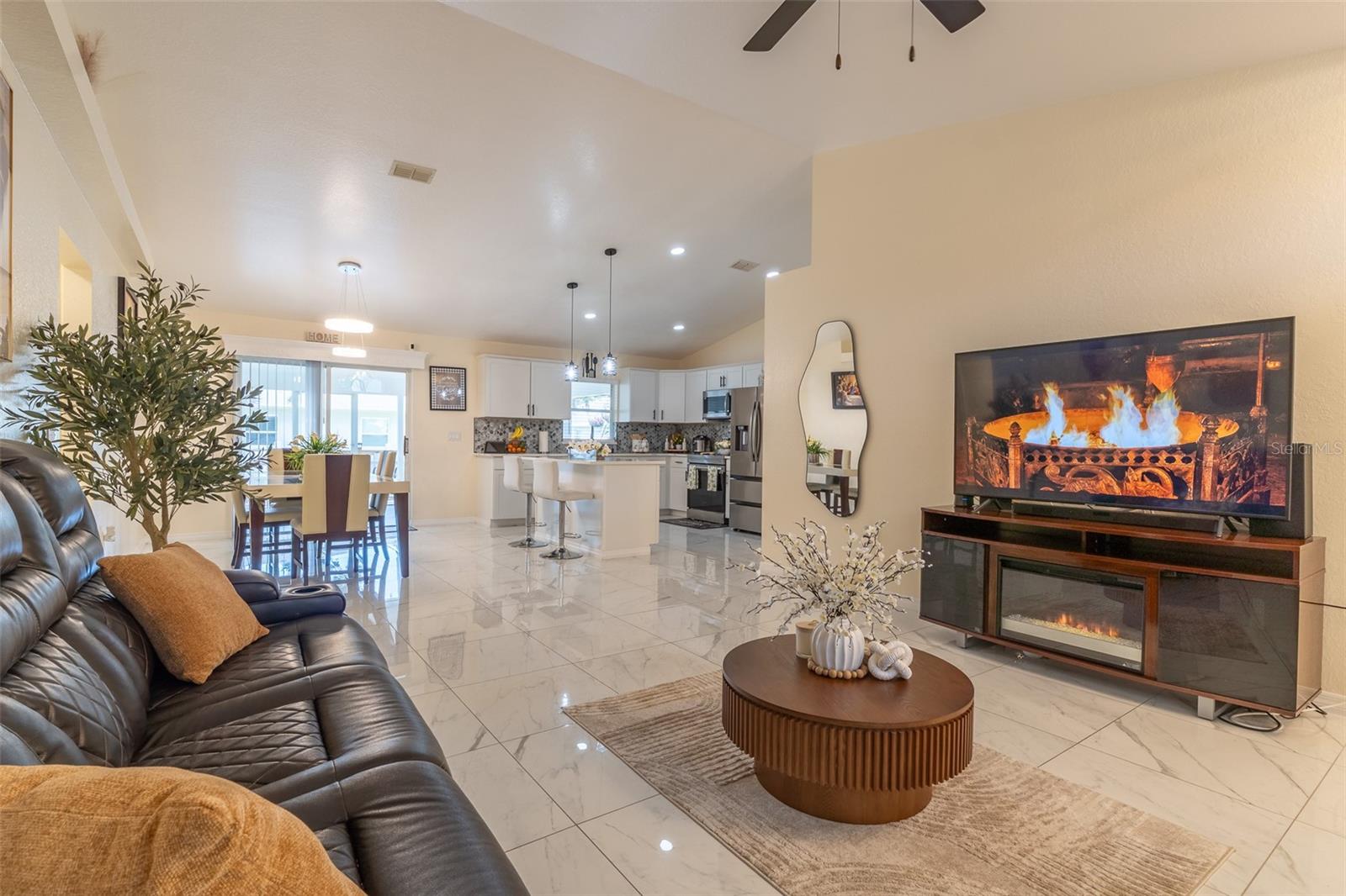 930 HICKS RD, LAKELAND, FL — photo 4
