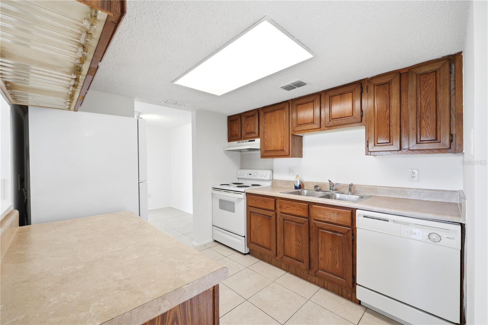 123 LOBLOLLY CT #B, OLDSMAR, FL — photo 8