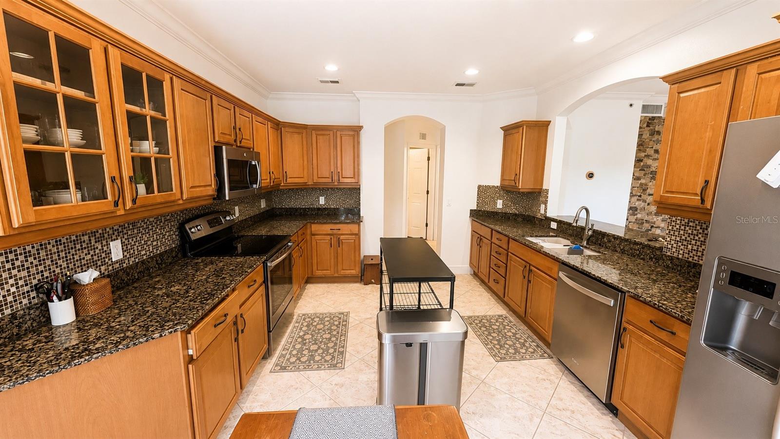 6552 MOORINGS POINT CIR #102, LAKEWOOD RANCH, FL — photo 9
