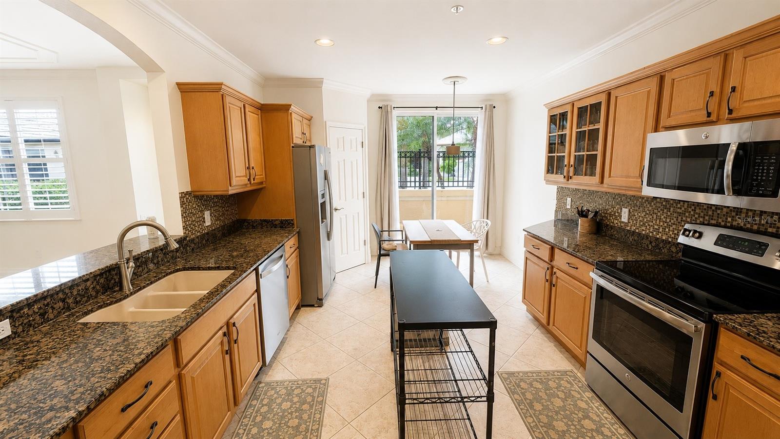 6552 MOORINGS POINT CIR #102, LAKEWOOD RANCH, FL — photo 10