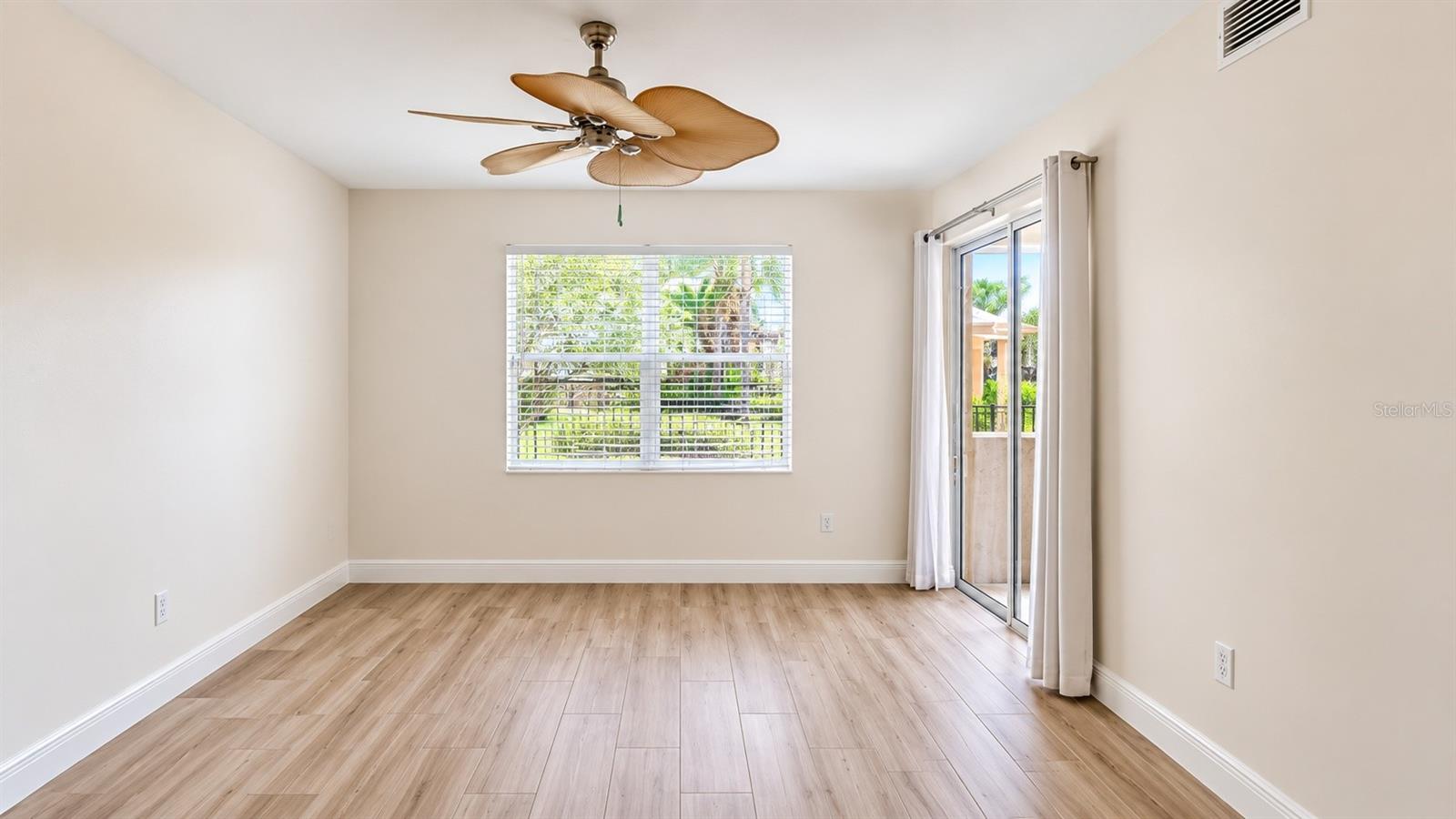 6552 MOORINGS POINT CIR #102, LAKEWOOD RANCH, FL — photo 16