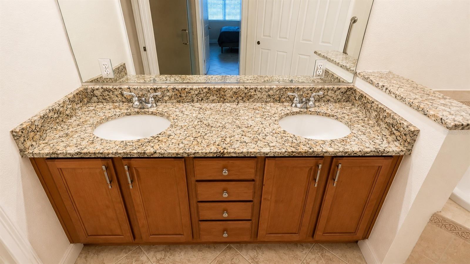 6552 MOORINGS POINT CIR #102, LAKEWOOD RANCH, FL — photo 19