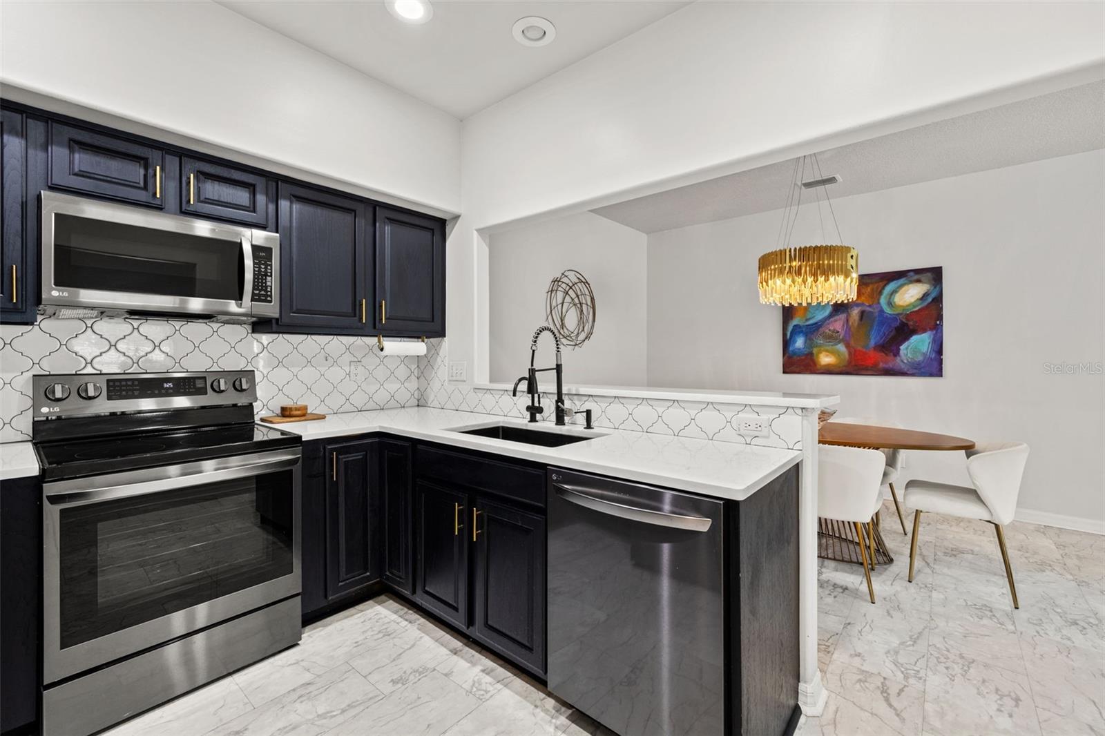 902 WOODBRIDGE CT, SAFETY HARBOR, FL — photo 12