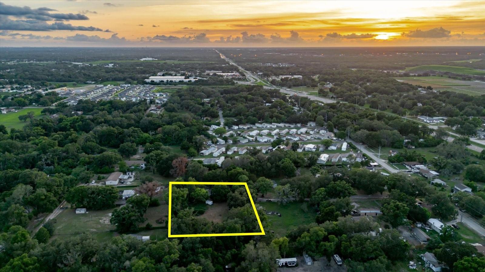 11152 GALAXY LN, THONOTOSASSA, FL — photo 3