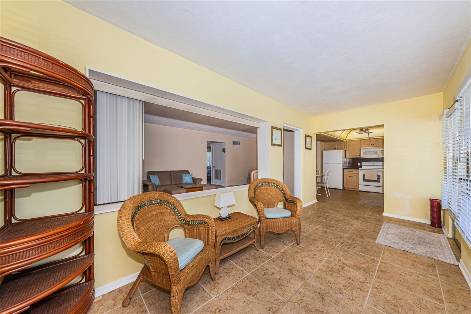 4700 COVE CIR #208, ST PETERSBURG, FL — photo 2