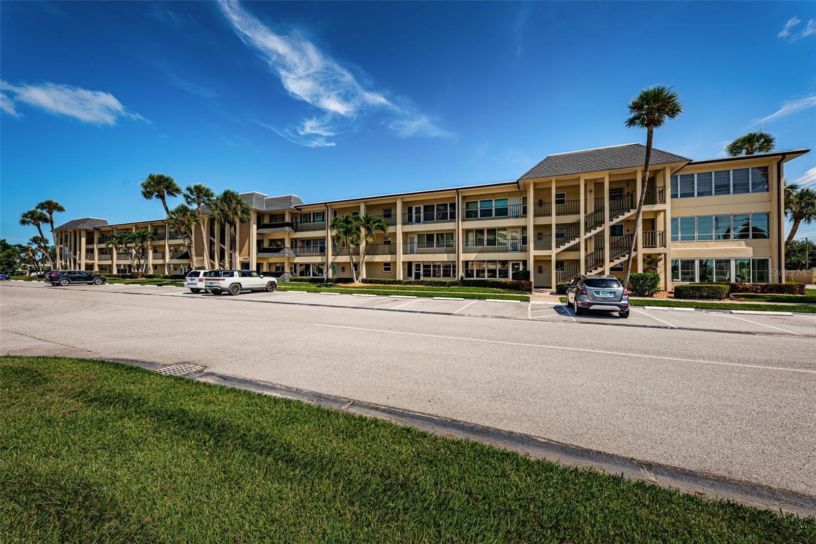 4700 COVE CIR #208, ST PETERSBURG, FL — photo 6