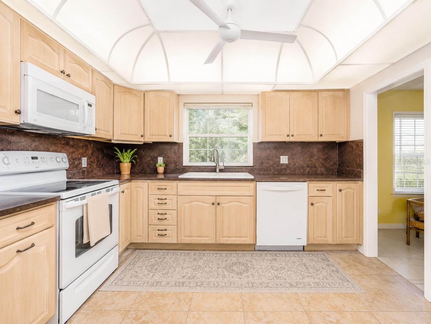 4700 COVE CIR #208, ST PETERSBURG, FL — photo 14