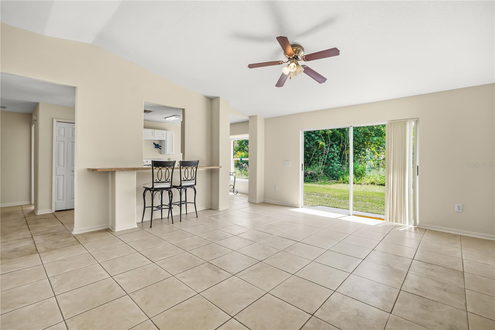 412 MARTIGUES DR, KISSIMMEE, FL — photo 2