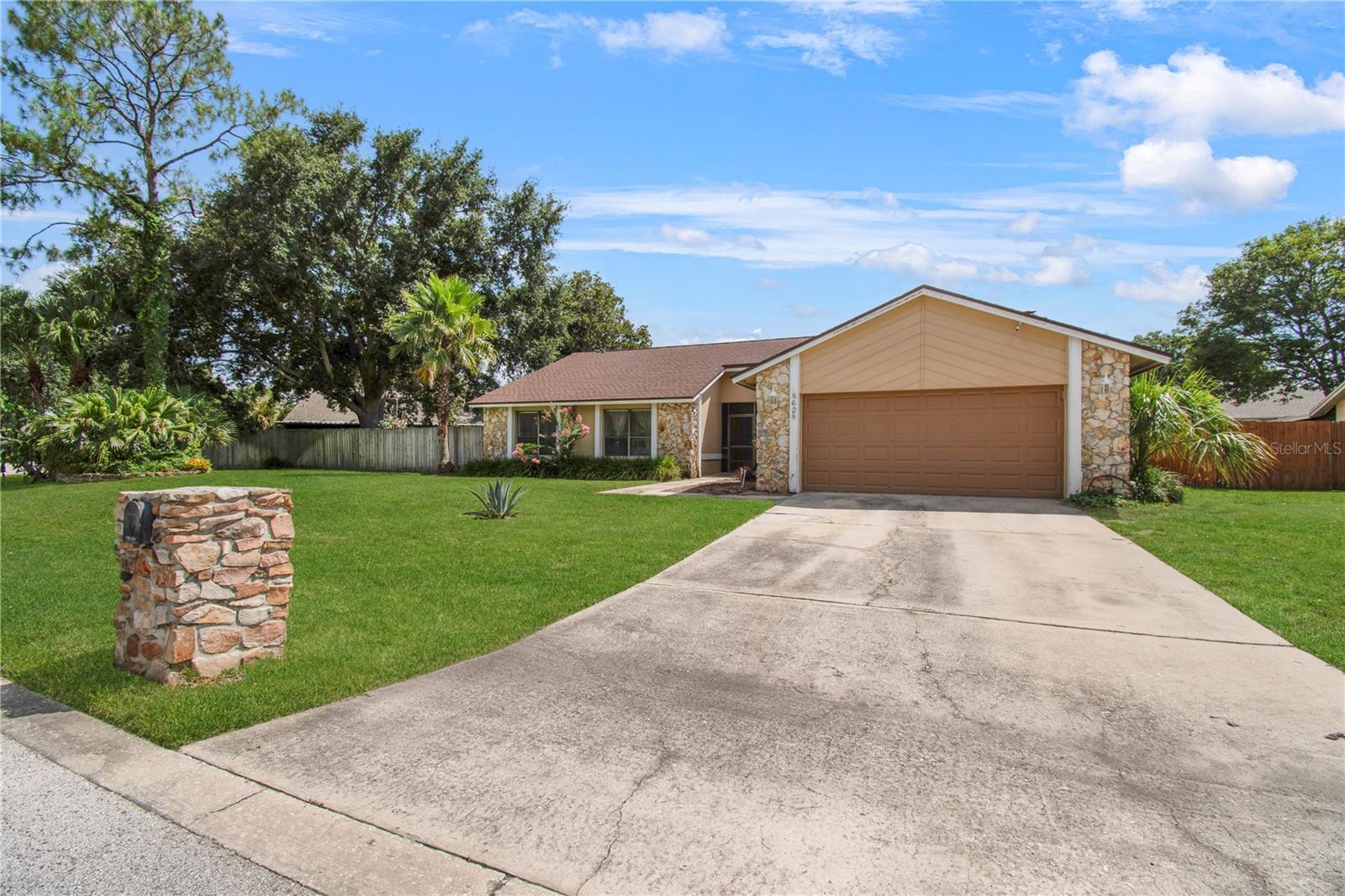 8628 GRANADA BLVD, ORLANDO, FL