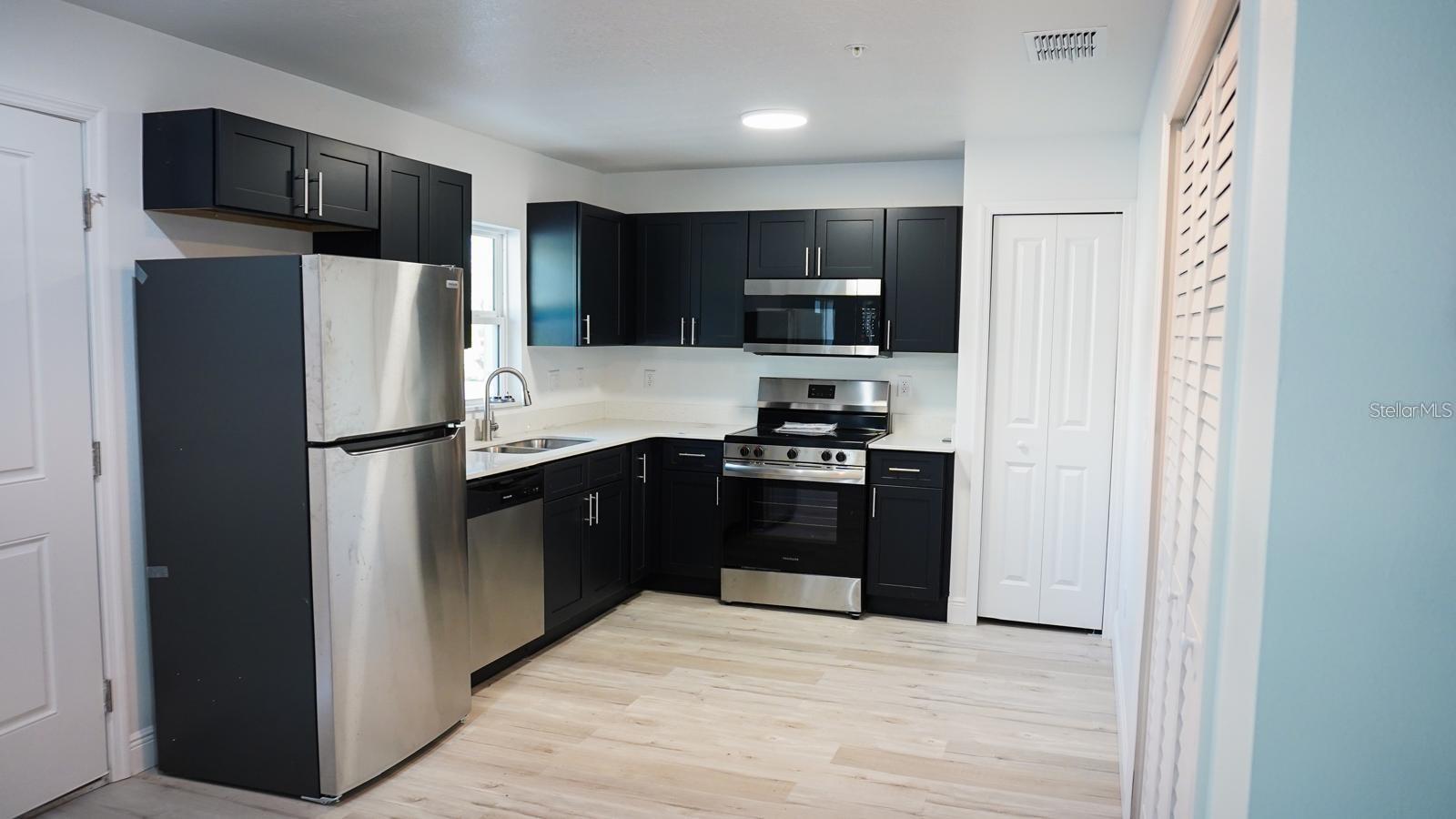 2201 CONWAY DR #203, DELTONA, FL — photo 2