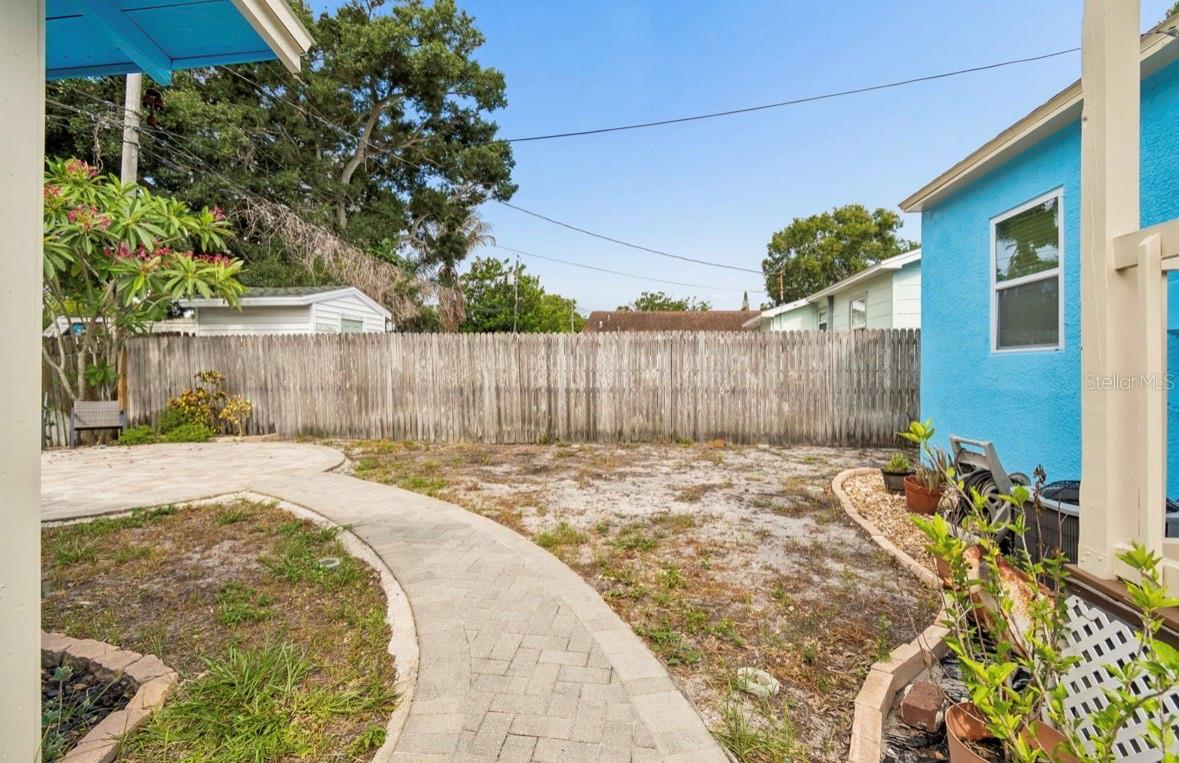 2120 43RD TER N, ST PETERSBURG, FL — photo 36
