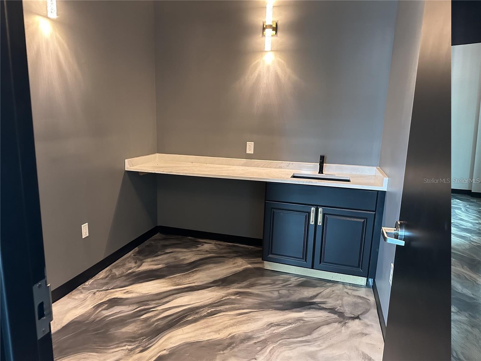 1100 CLEVELAND ST, CLEARWATER, FL — photo 8