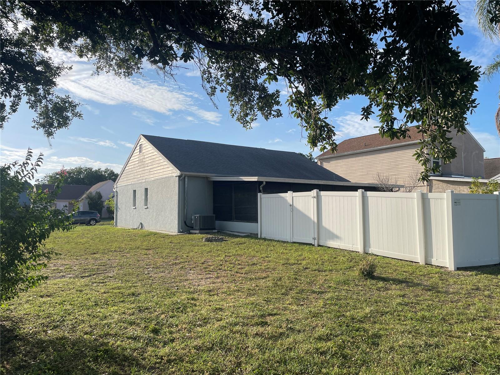11001 SUNSWEPT PL, TAMPA, FL — photo 4