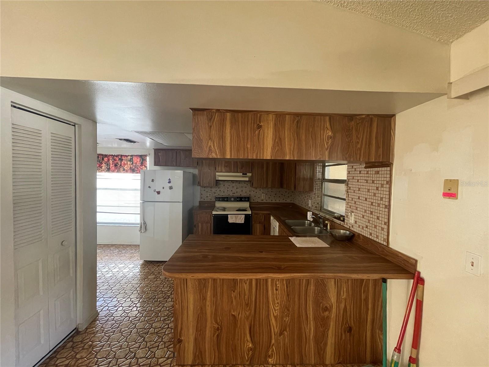 11001 SUNSWEPT PL, TAMPA, FL — photo 10