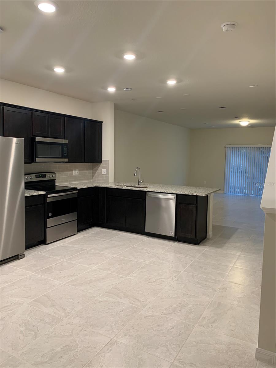 2567 BUENA VIEW RD, KISSIMMEE, FL — photo 2