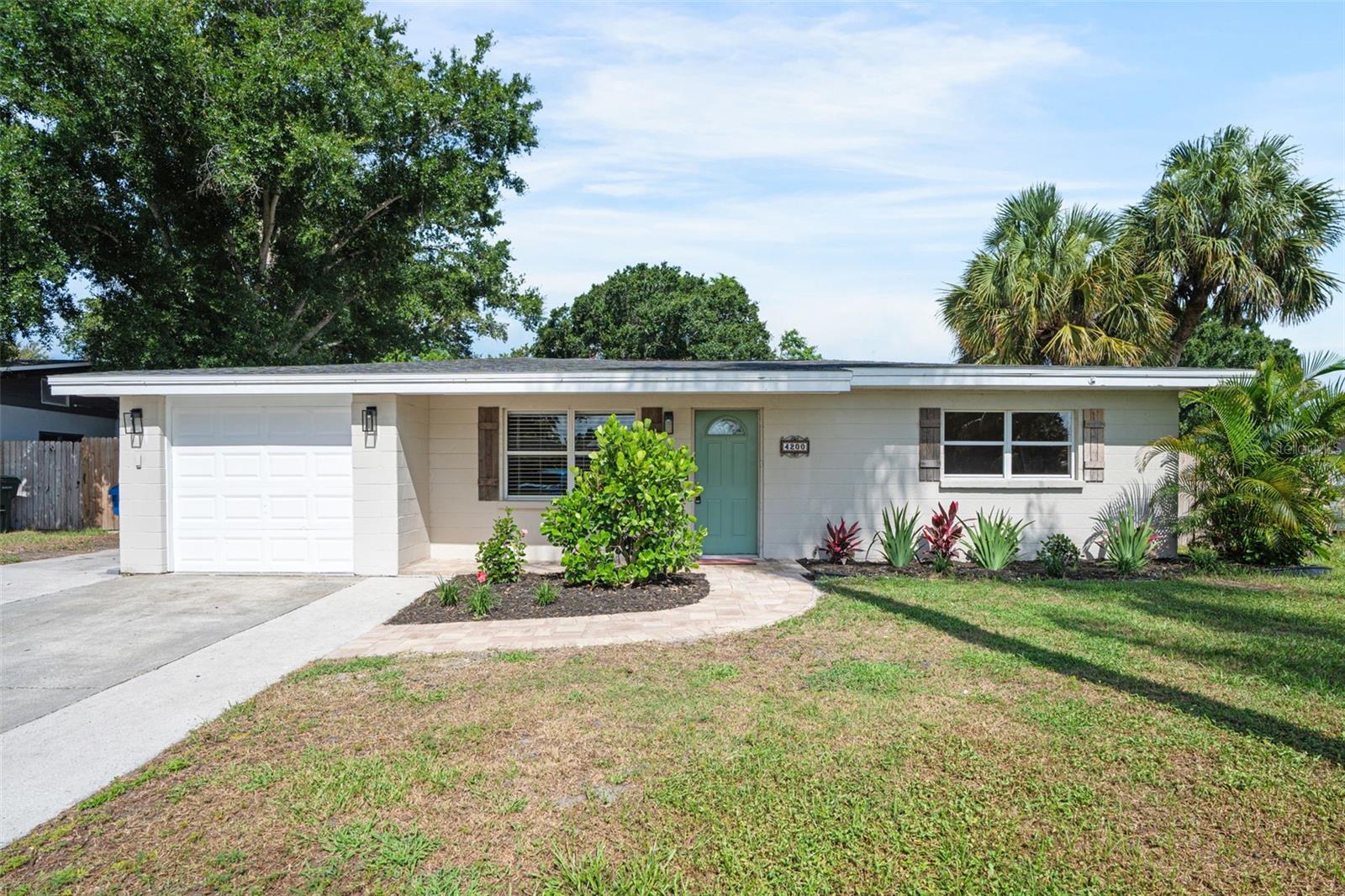 4200 DES PLAINES DR, SARASOTA, FL — photo 3