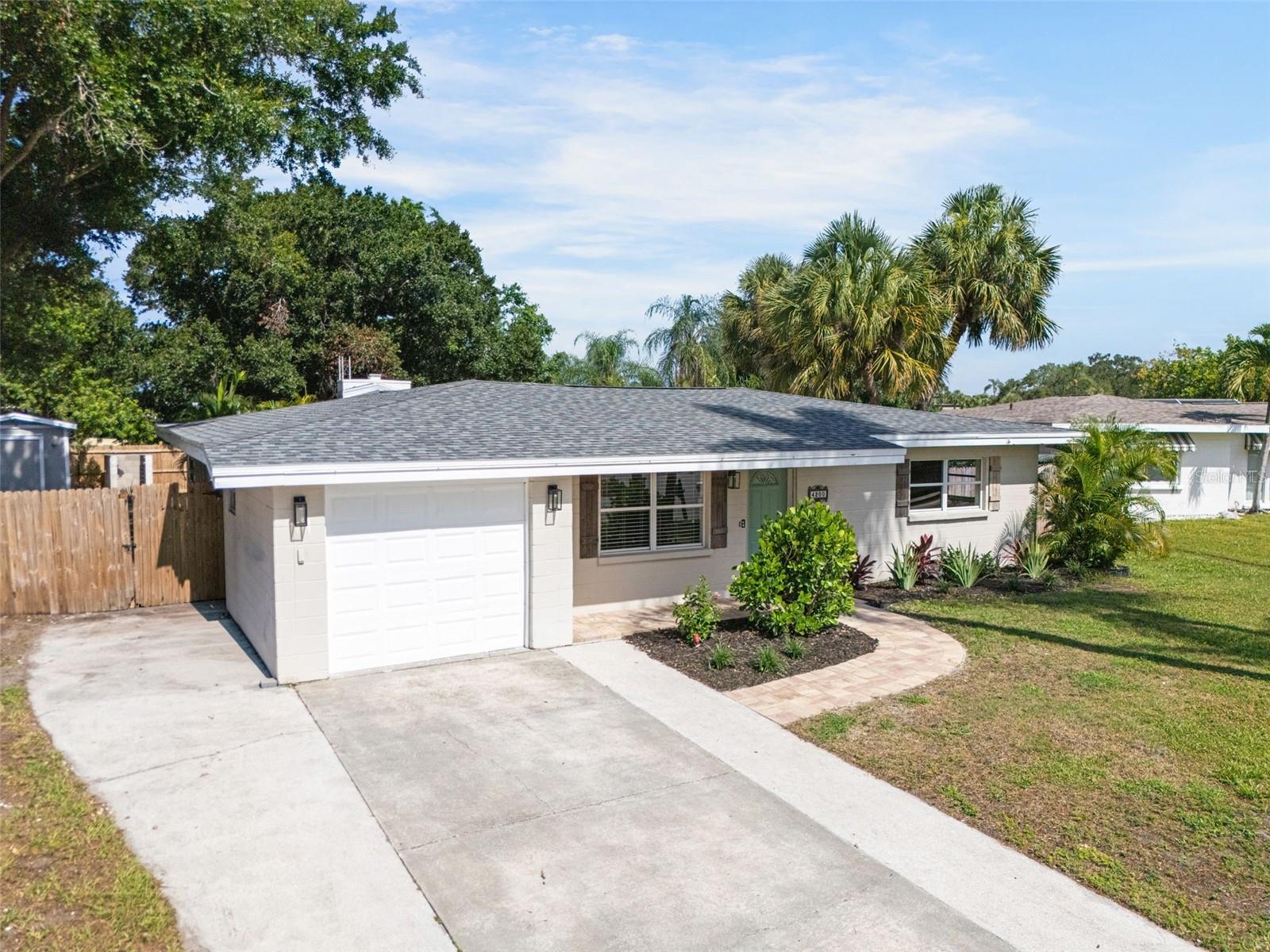 4200 DES PLAINES DR, SARASOTA, FL — photo 9