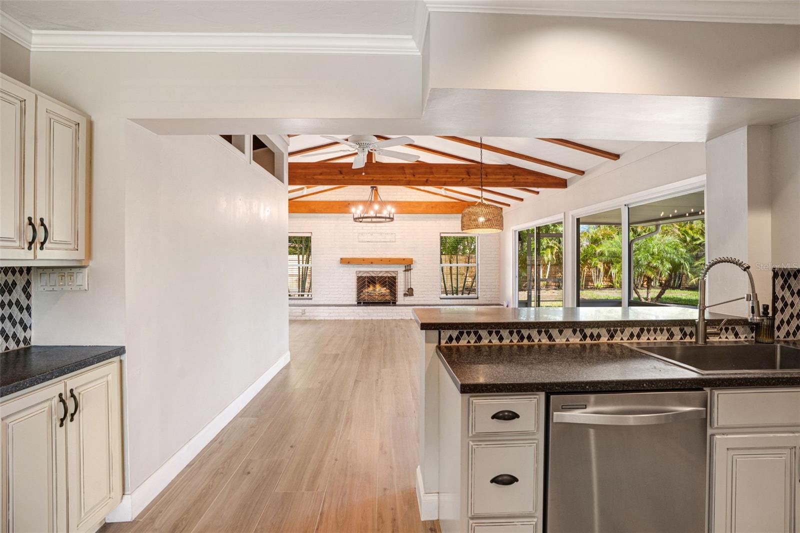 4200 DES PLAINES DR, SARASOTA, FL — photo 16