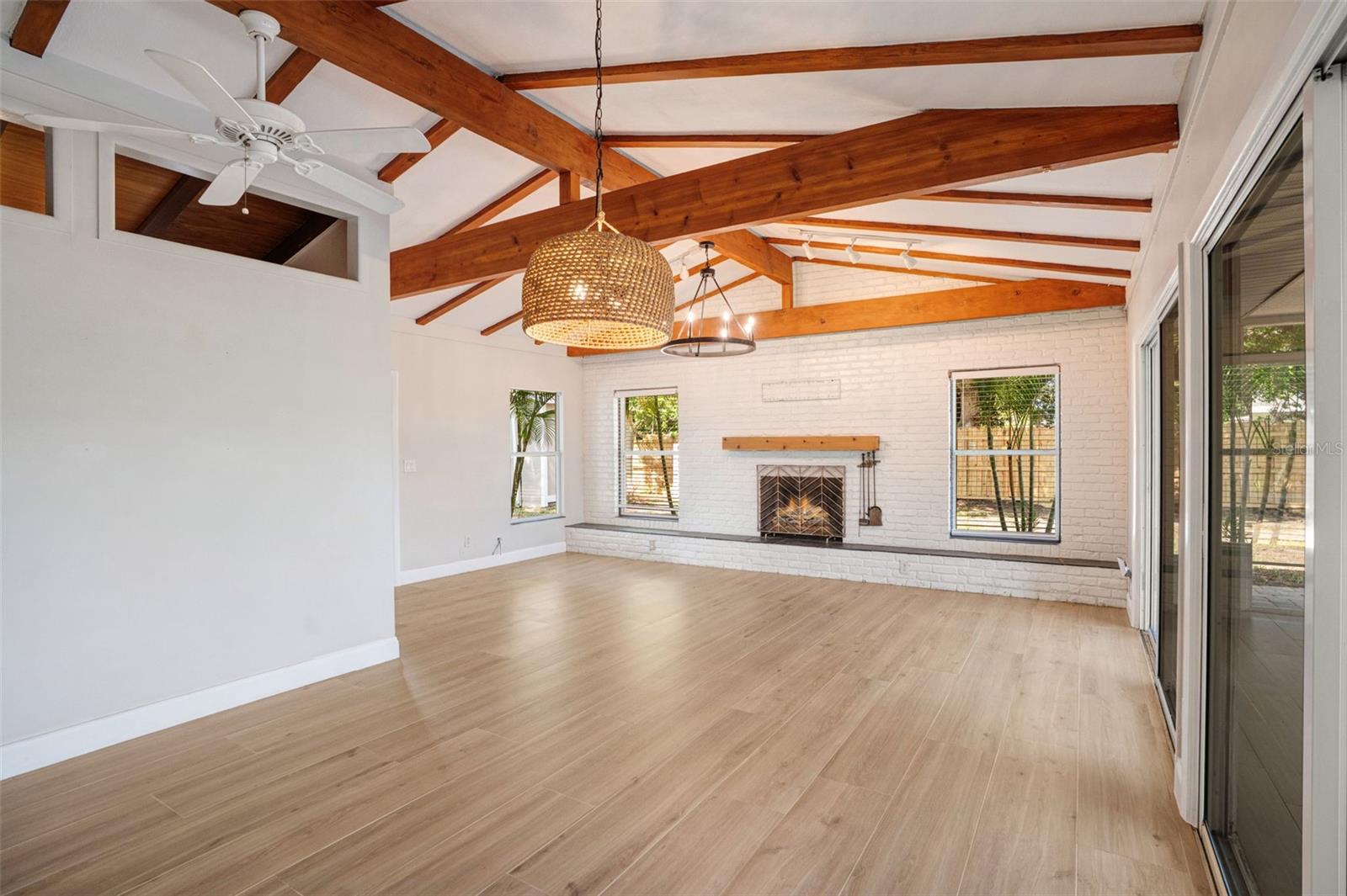 4200 DES PLAINES DR, SARASOTA, FL — photo 17