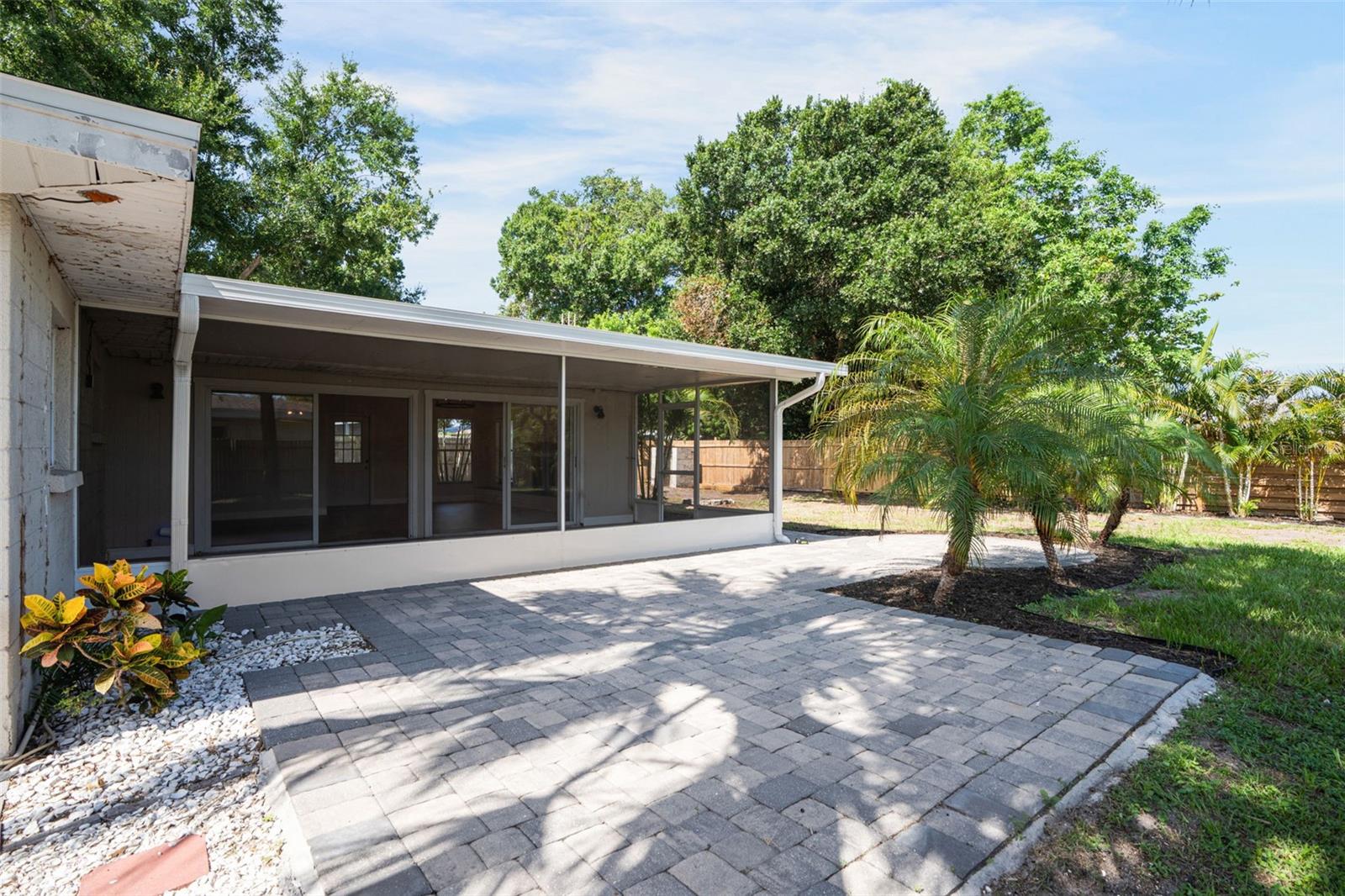 4200 DES PLAINES DR, SARASOTA, FL — photo 29