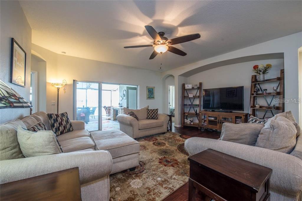 1742 MIRA LAGO CIR, RUSKIN, FL — photo 8