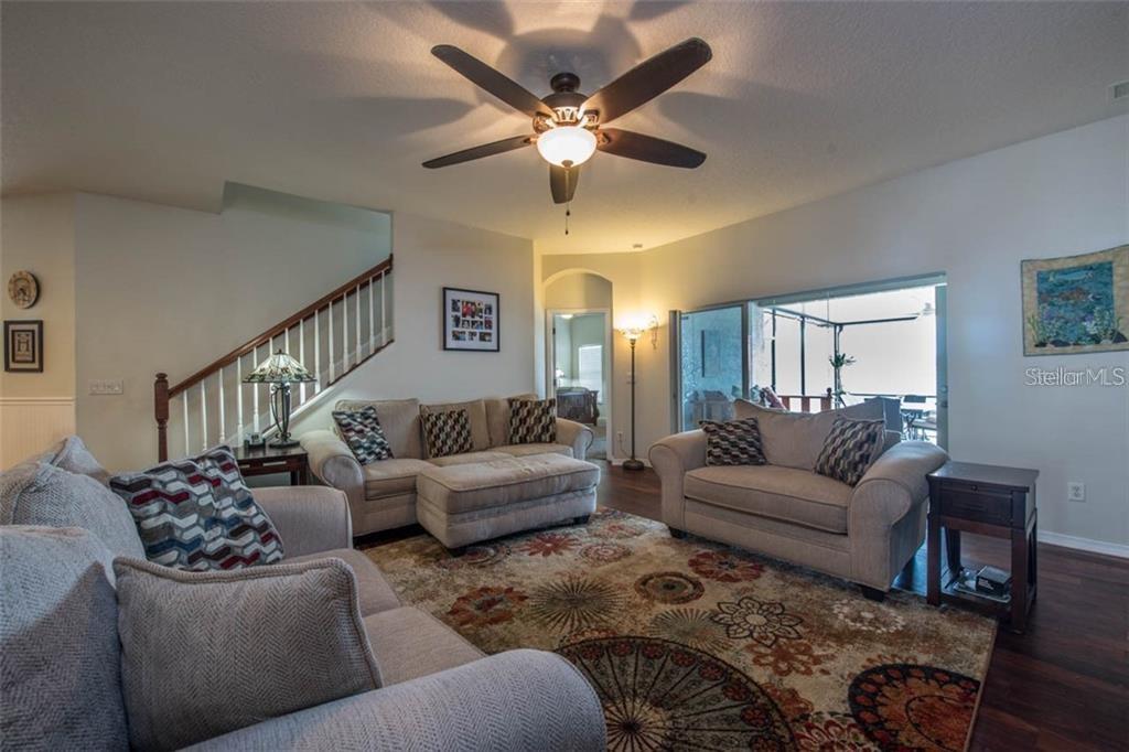 1742 MIRA LAGO CIR, RUSKIN, FL — photo 9
