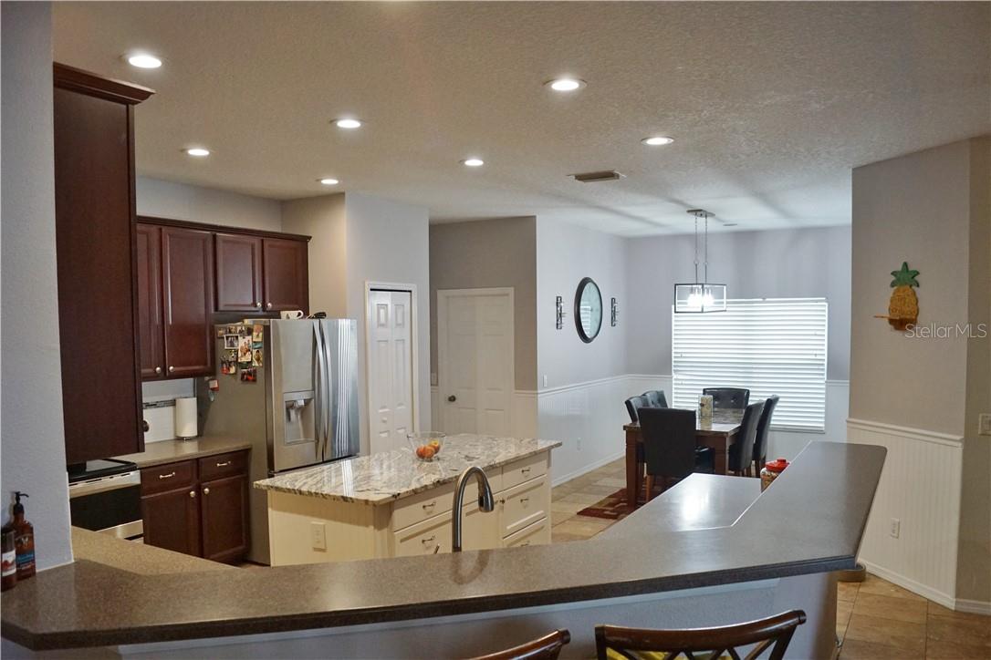 1742 MIRA LAGO CIR, RUSKIN, FL — photo 18