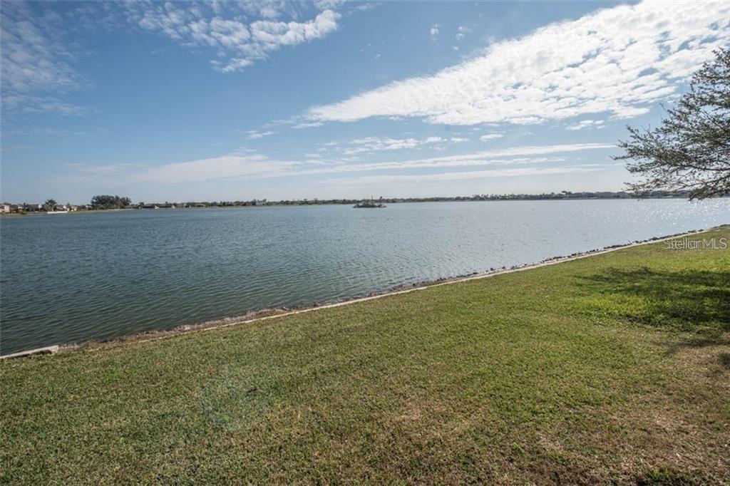 1742 MIRA LAGO CIR, RUSKIN, FL — photo 32