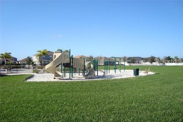 1742 MIRA LAGO CIR, RUSKIN, FL — photo 33