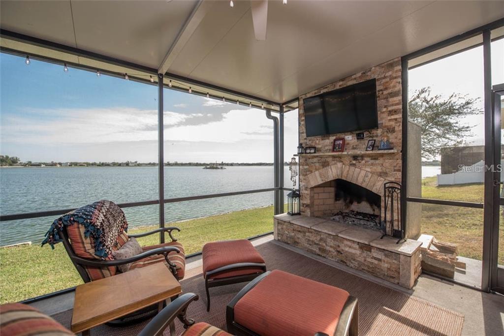 1742 MIRA LAGO CIR, RUSKIN, FL — photo 5