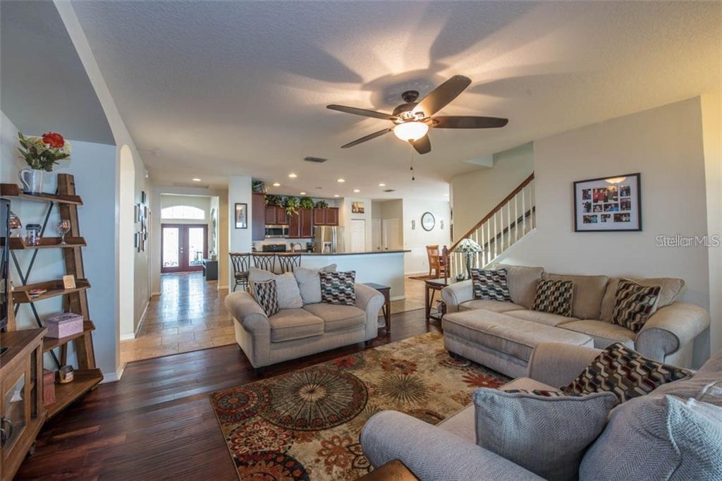 1742 MIRA LAGO CIR, RUSKIN, FL — photo 10