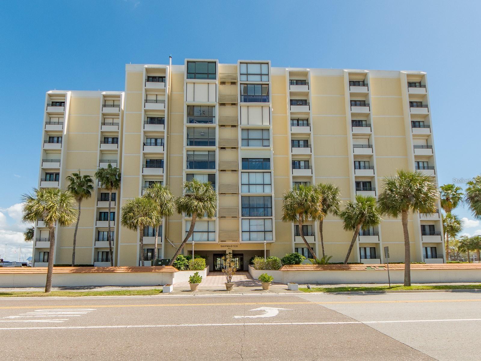 800 S GULFVIEW BLVD #305, CLEARWATER BEACH, FL