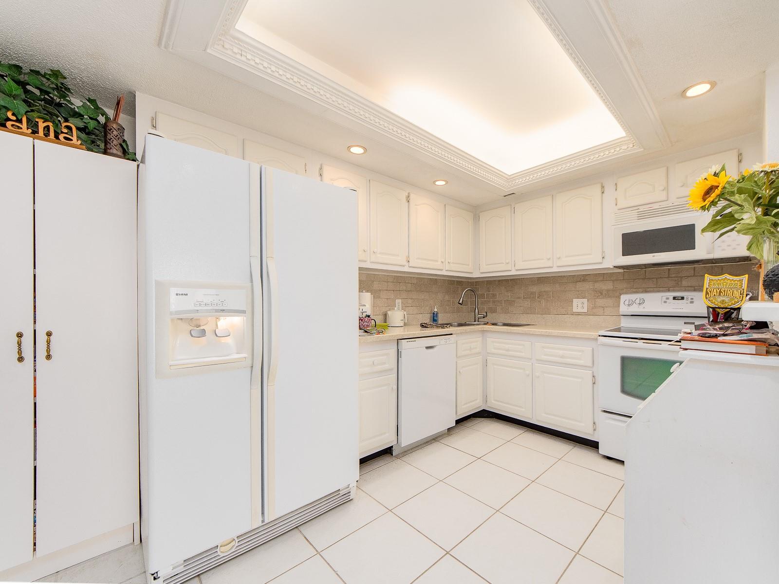 800 S GULFVIEW BLVD #305, CLEARWATER BEACH, FL — photo 9
