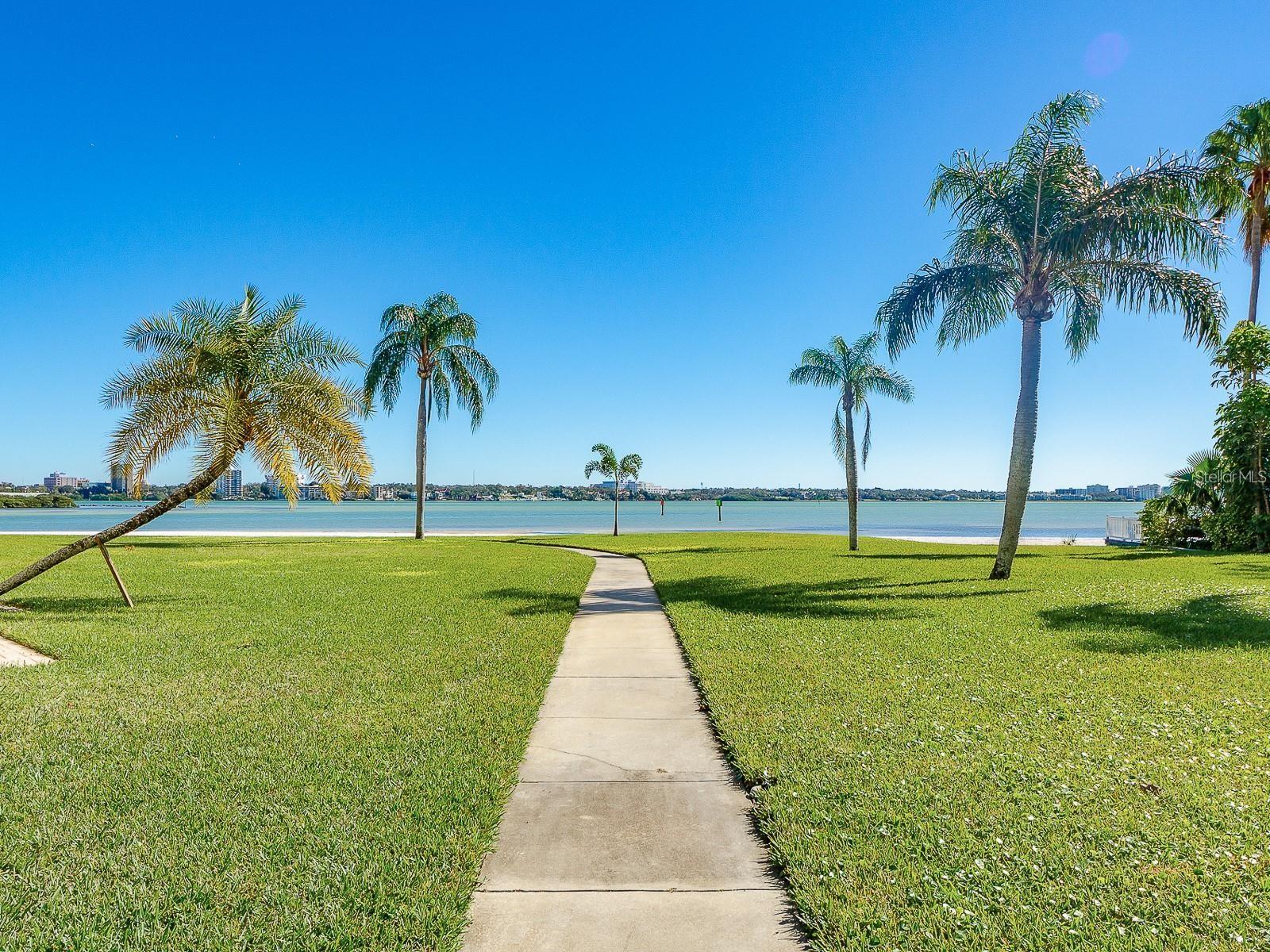 800 S GULFVIEW BLVD #305, CLEARWATER BEACH, FL — photo 33