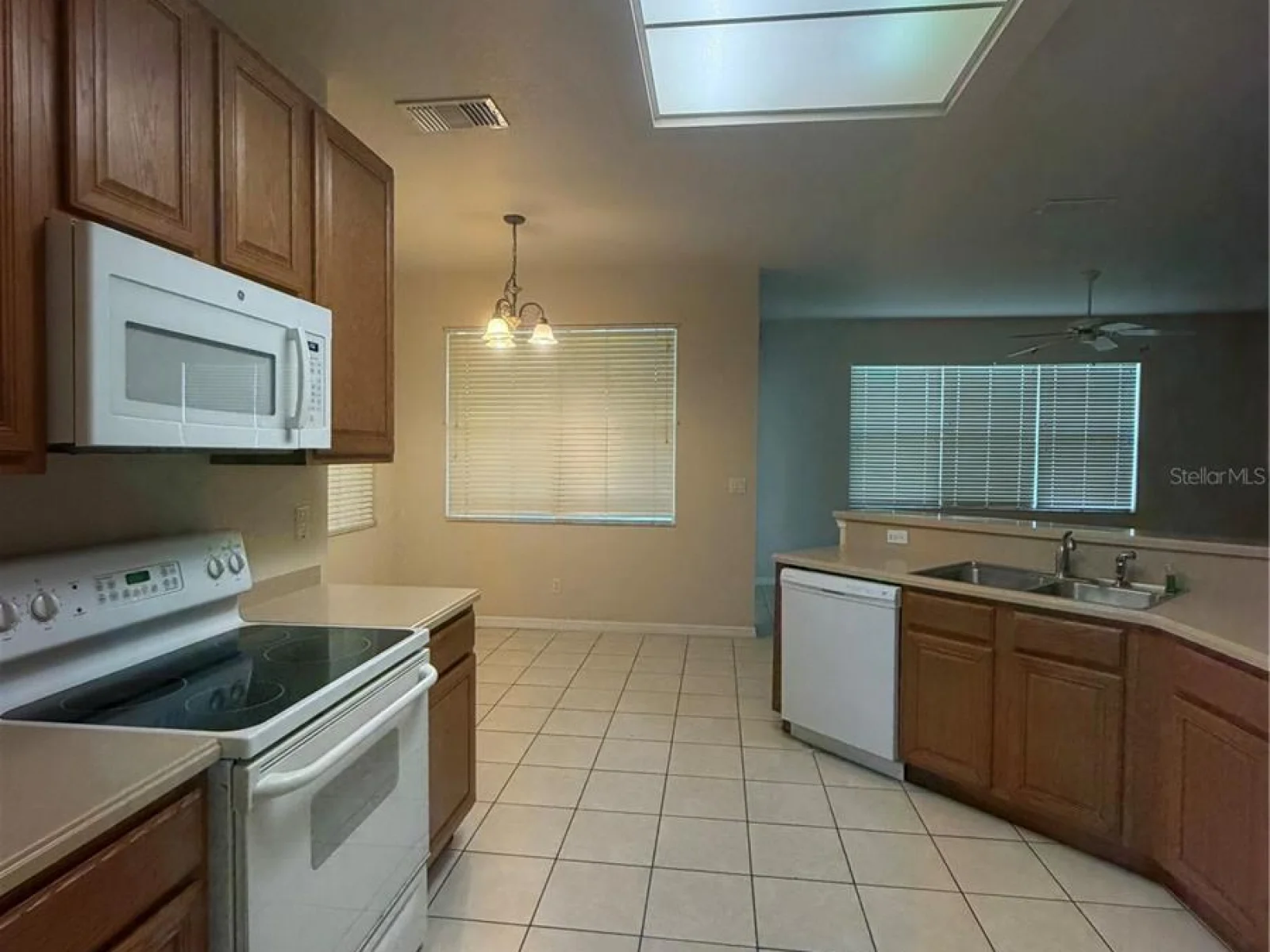4916 CAPE HATTERAS DR, CLERMONT, FL — photo 8