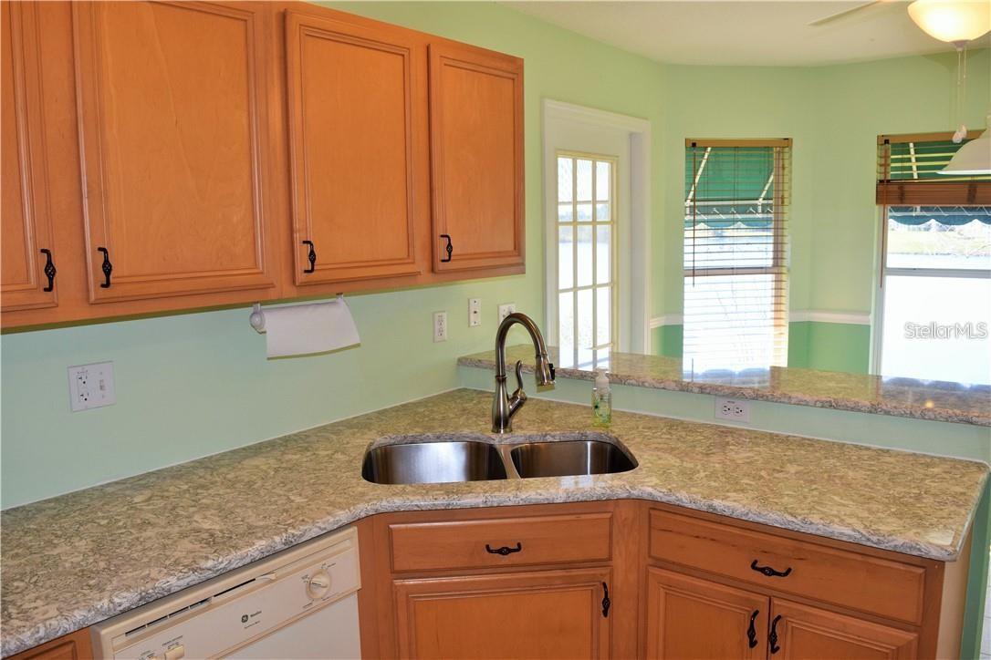 29530 WAGGLE DR, SAN ANTONIO, FL — photo 11