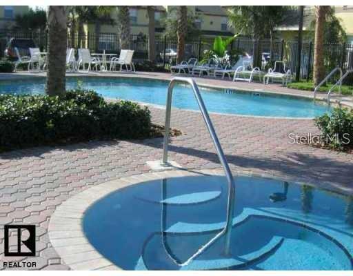 110 COQUINA BAY DR, ST PETERSBURG, FL — photo 3