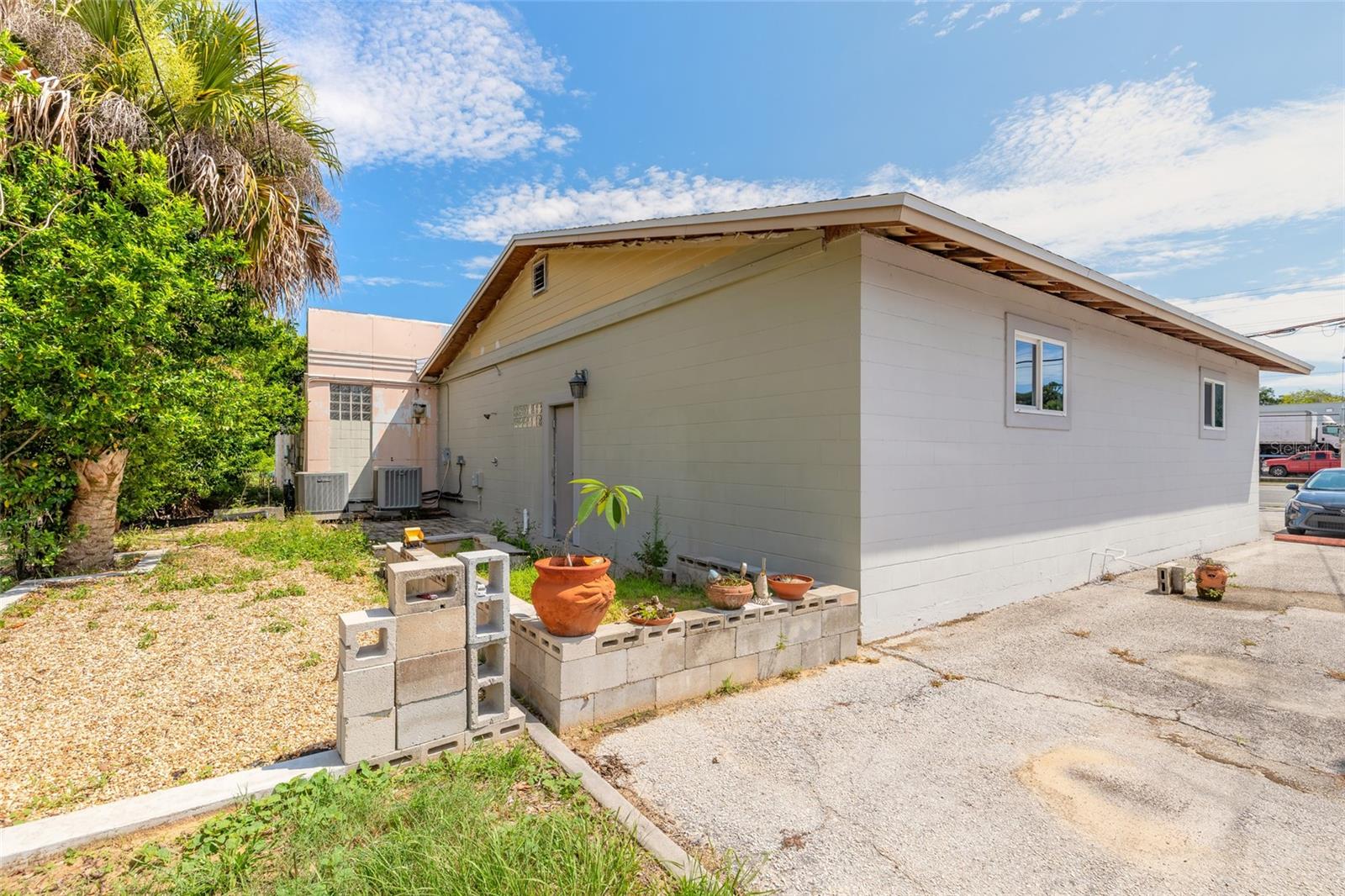 600 N DIXIE FWY, NEW SMYRNA BEACH, FL — photo 5